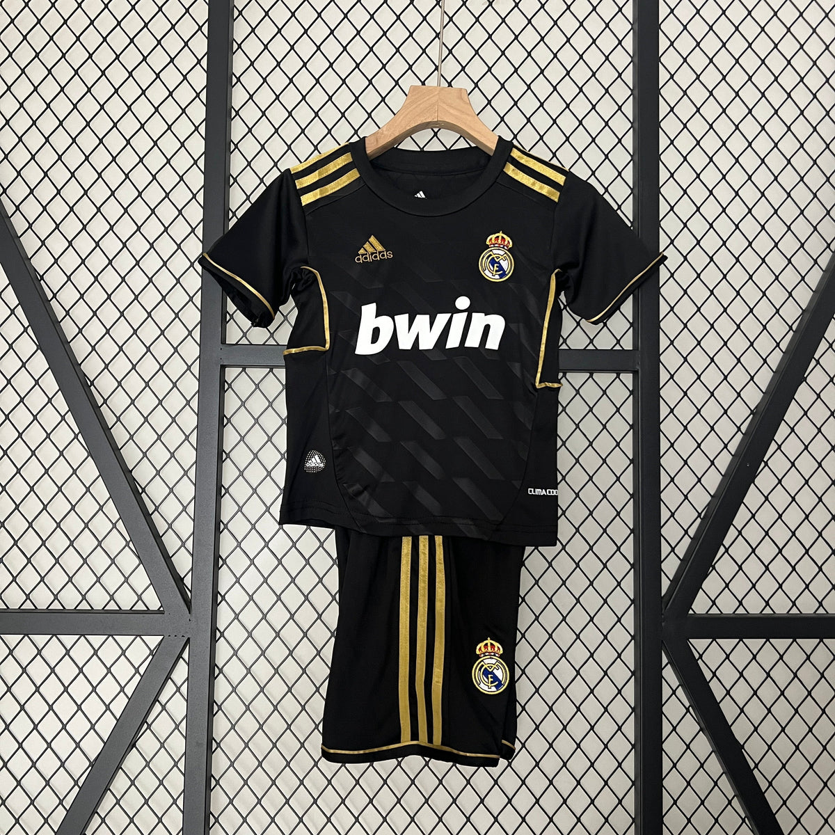 REAL MADRID II 11/12 CHILDREN'S SET (RETRO)